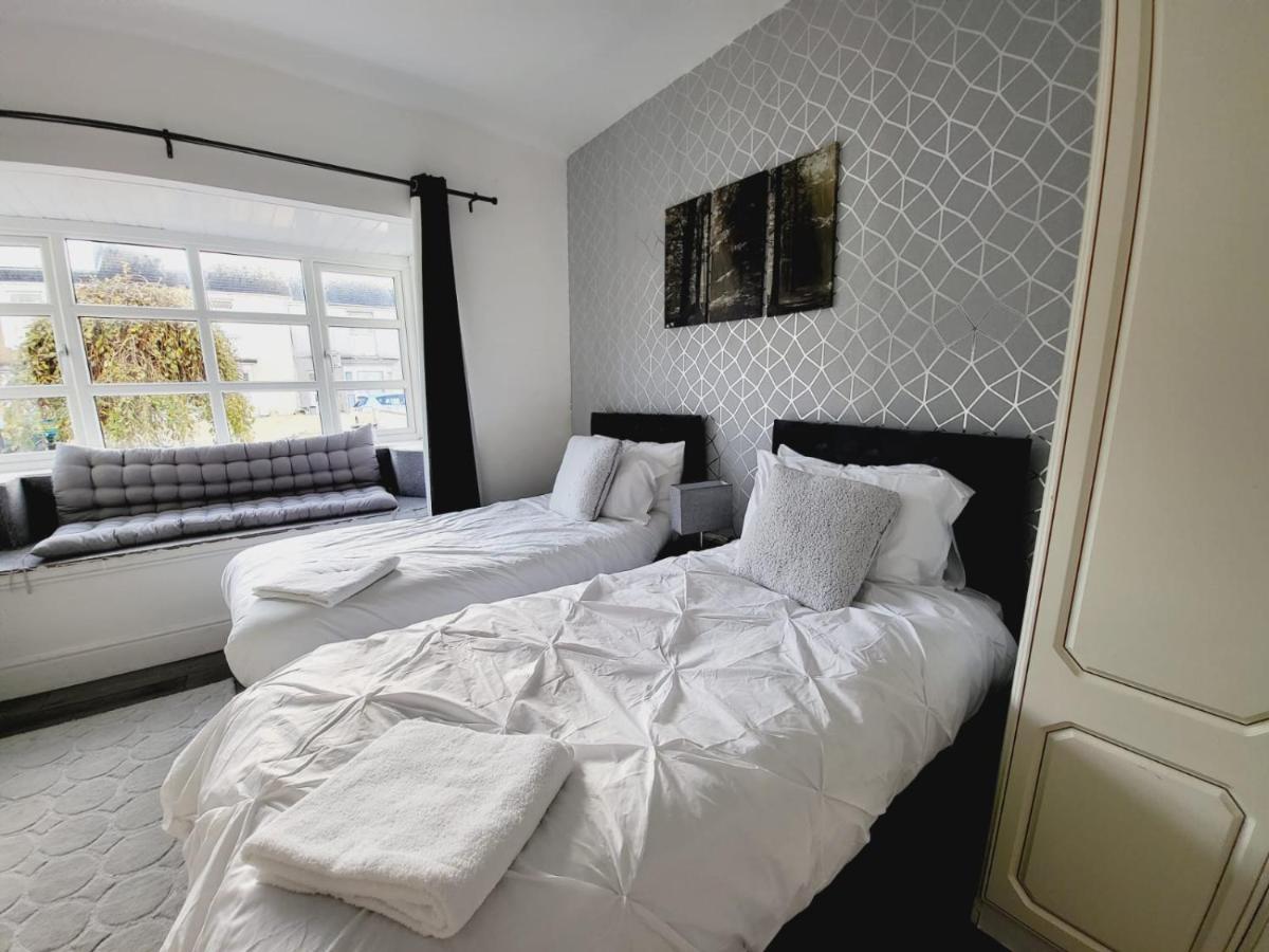 Centre Room, Wifi, Share Facility * Swansea