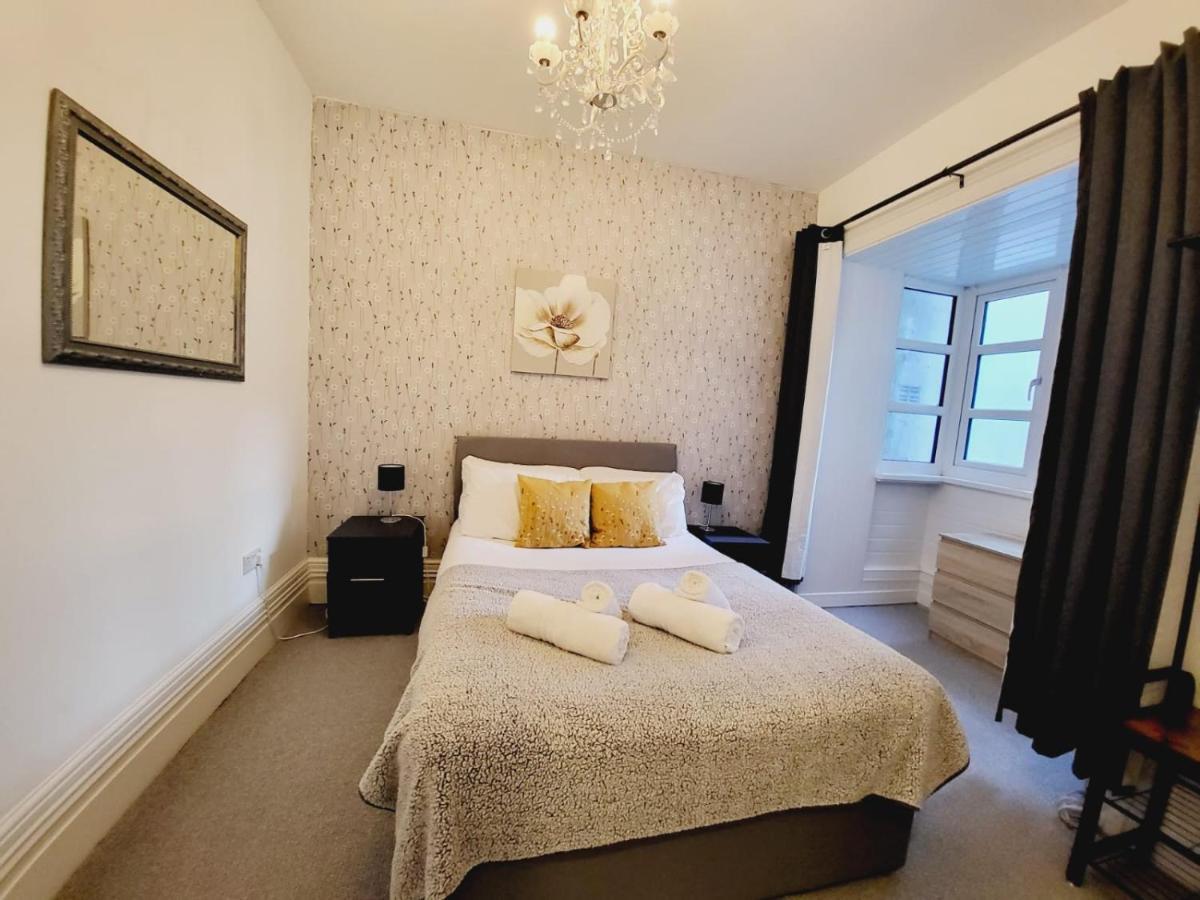 Centre Room, Wifi, Share Facility Homestay Swansea
